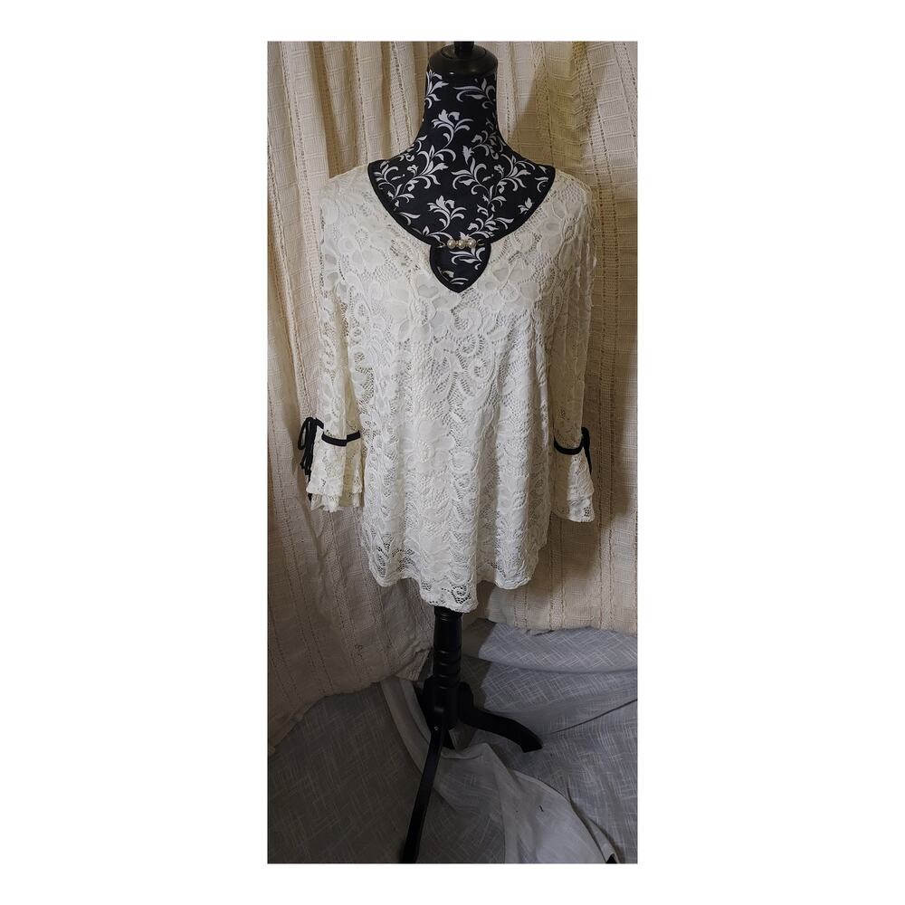 Onyx Women's Plus Size 2X Lined Lace Top w/ Black Trim